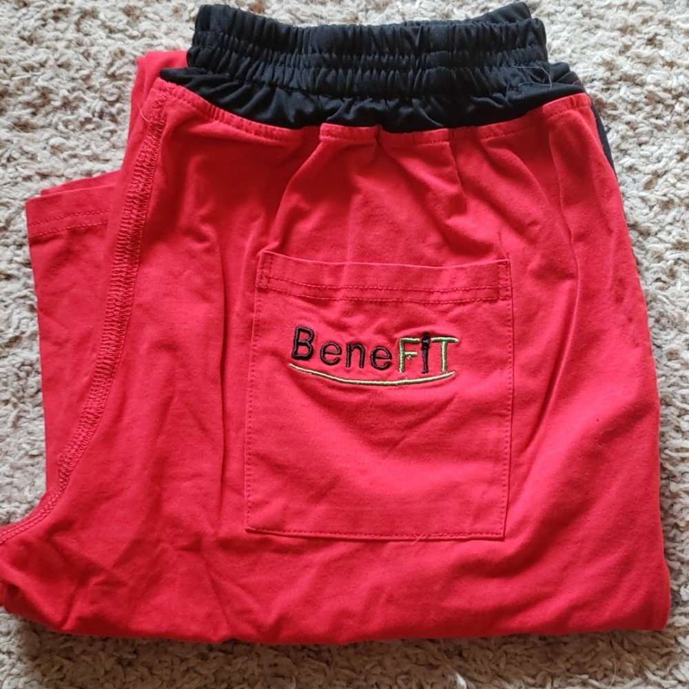 Benefit Scrub Bottom